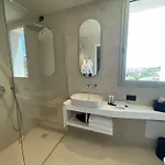 Opera Szálloda 4*