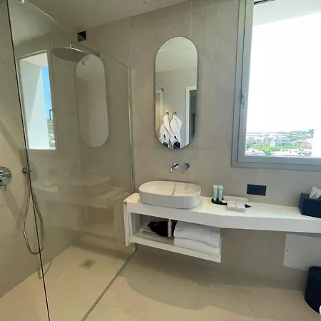 Opera Hotel 4*