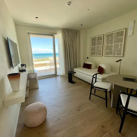 Ξενοδοχείο Opera 4*