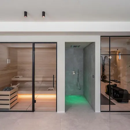 Opera Отель Пезаро