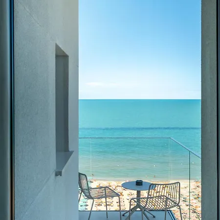 Opera Hotel 4*